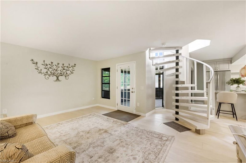 16001 Amberwood Lake CT photo 2