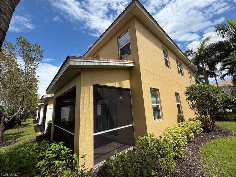 10842 Alvara WAY photo 3