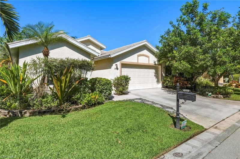 25925 Pebblecreek DR photo 2