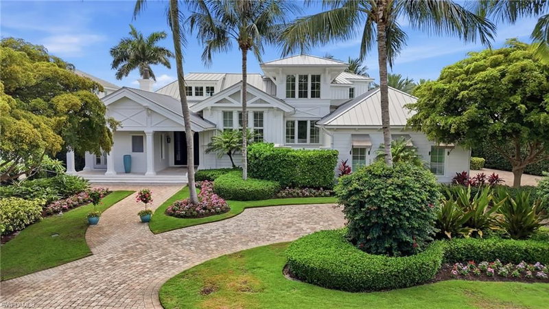 1870 4th ST S photo 2