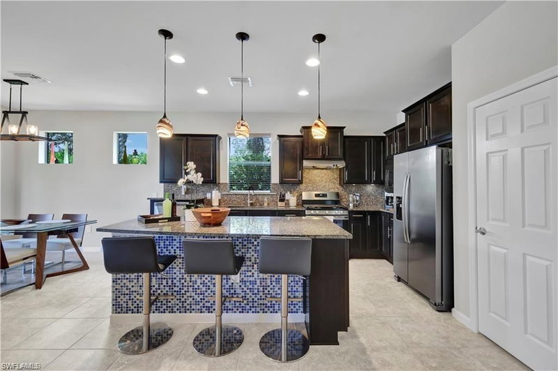 7103 Lily WAY photo 4