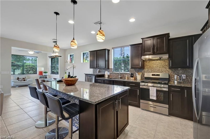 7103 Lily WAY photo 5