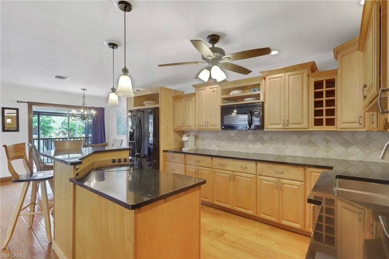 1533 Chesapeake AVE photo 4