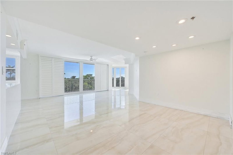 6361 Pelican Bay BLVD photo 3