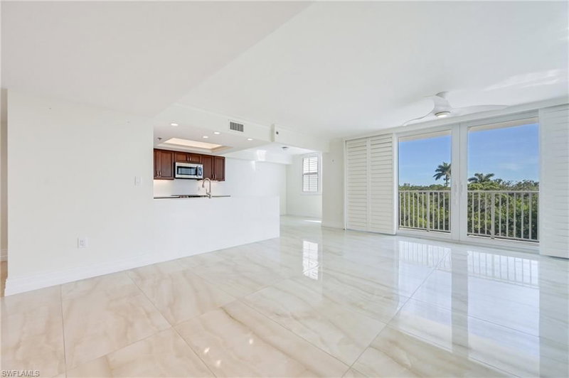 6361 Pelican Bay BLVD photo 4