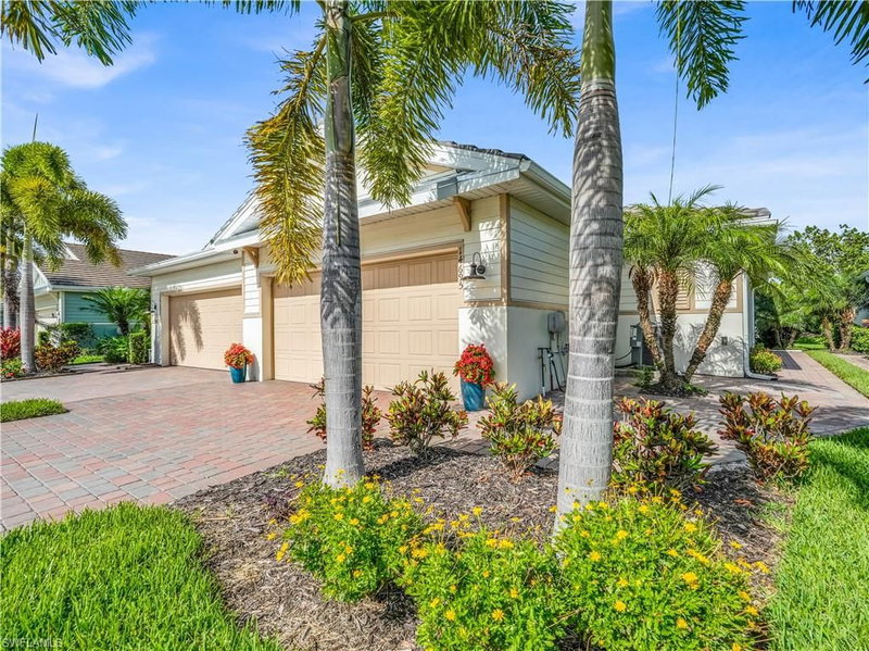 14695 Edgewater CIR photo 2
