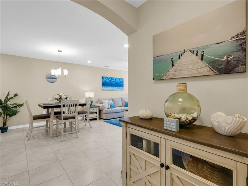 14695 Edgewater CIR photo 4