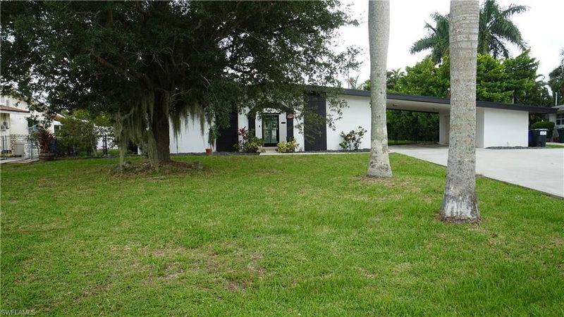544 Bayside DR photo 1