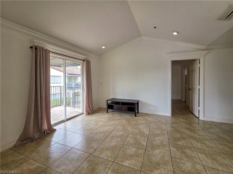 3407 Winkler AVE photo 4