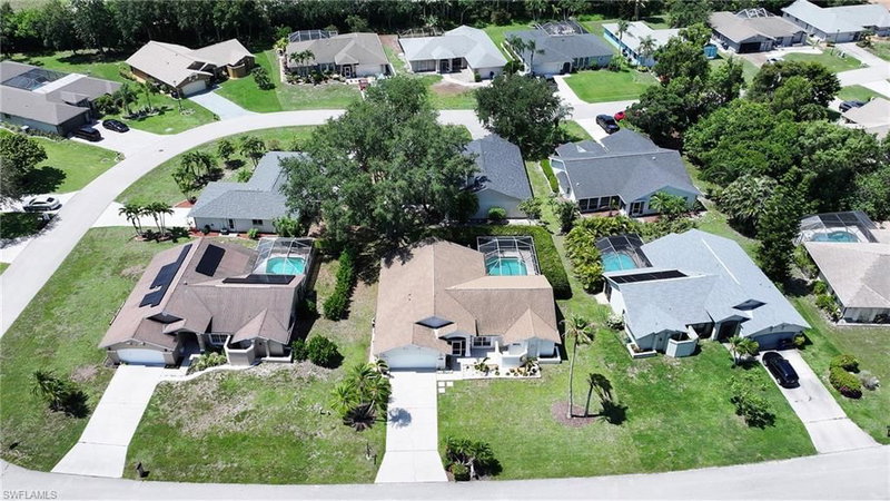 9910 Laketree CT photo 2