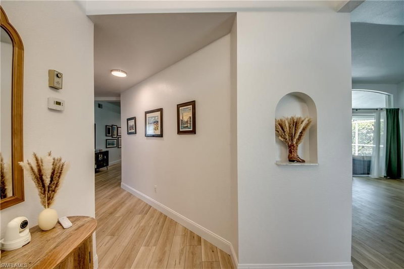 9910 Laketree CT photo 3