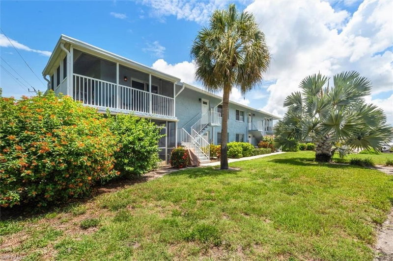 200 Palm DR photo 1