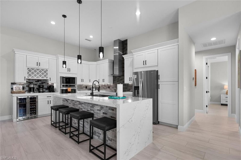 1212 32nd PL photo 4