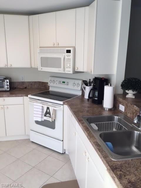 3025 Driftwood WAY photo 3