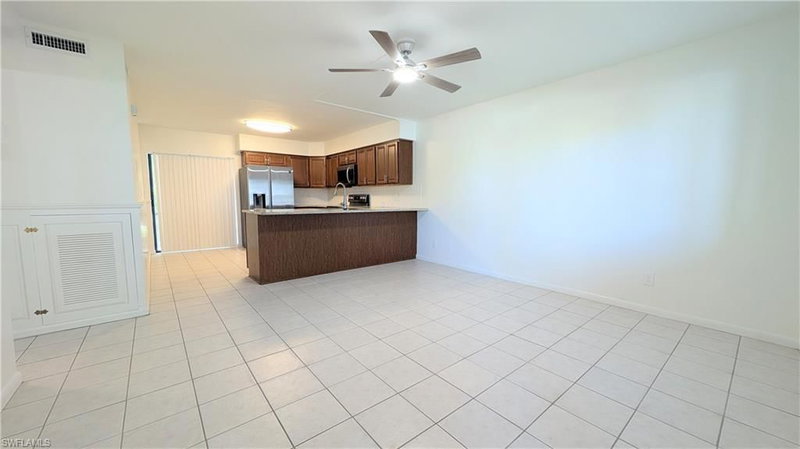 815 Victoria DR photo 2