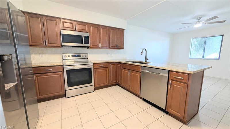 815 Victoria DR photo 5
