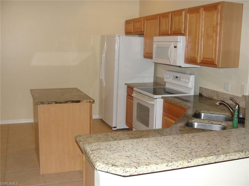 1295 Henley ST photo 5