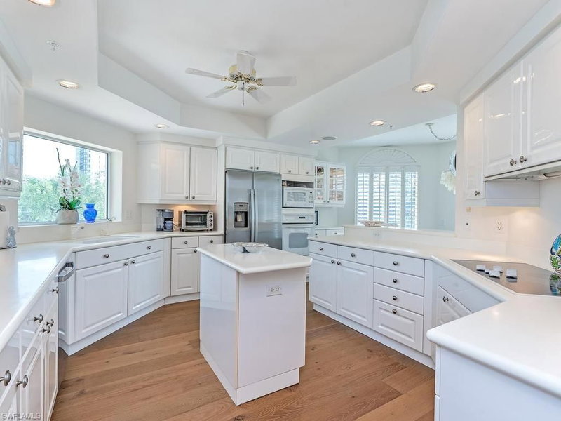 7425 Pelican Bay BLVD photo 4