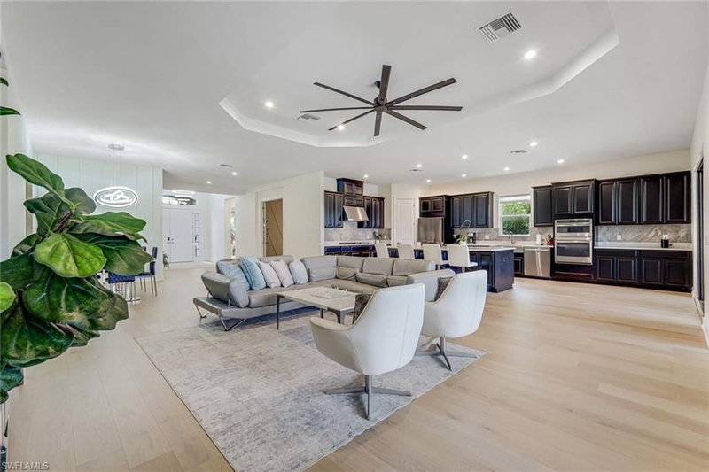 11110 Canal Grande DR photo 3