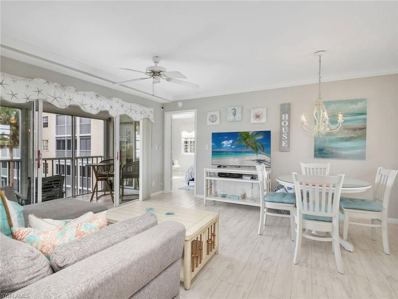 137 Collier BLVD photo 4