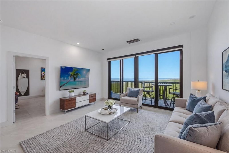 6075 Pelican Bay BLVD photo 4