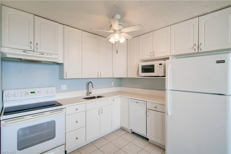 7330 Estero BLVD photo 4