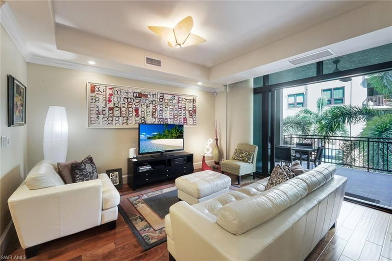 9123 Strada PL photo 2