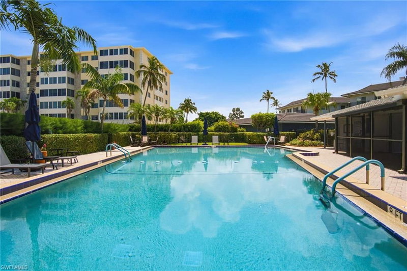 3400 Gulf Shore BLVD N photo 5