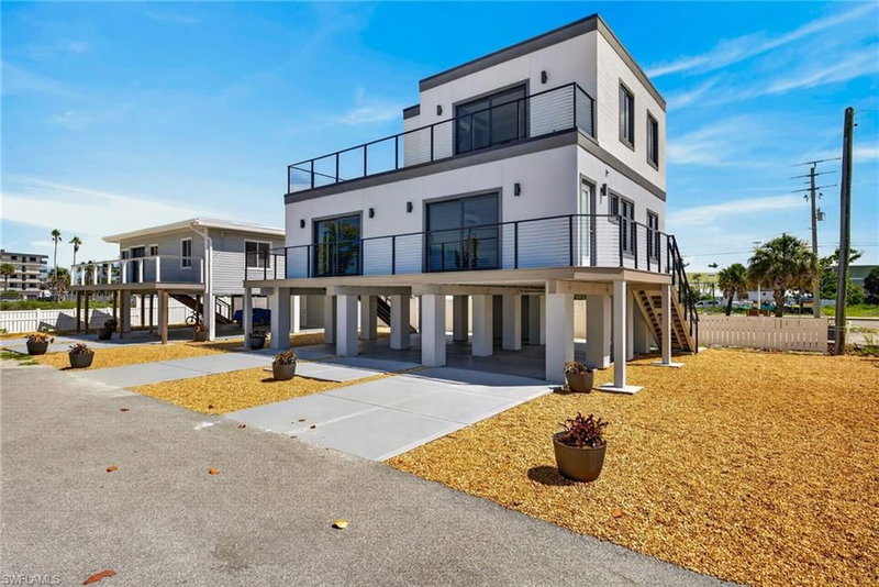 71 Mango ST photo 4