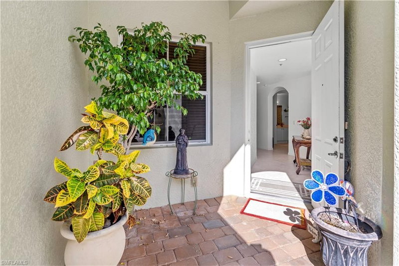 1405 Mariposa CIR photo 3