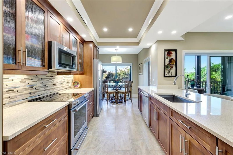 6820 PELICAN BAY BLVD photo 2