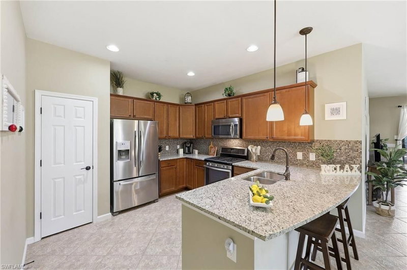 7156 Live Oak DR photo 3