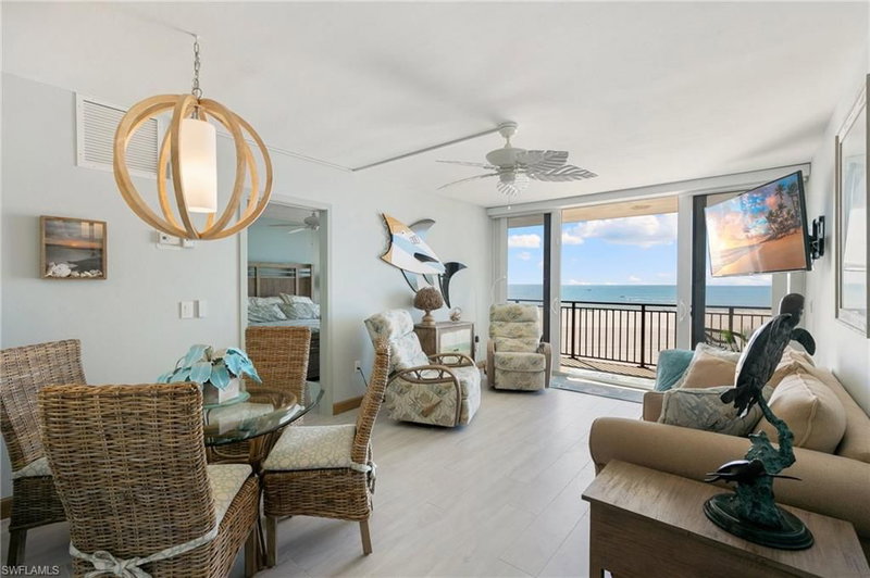 180 Seaview CT photo 2
