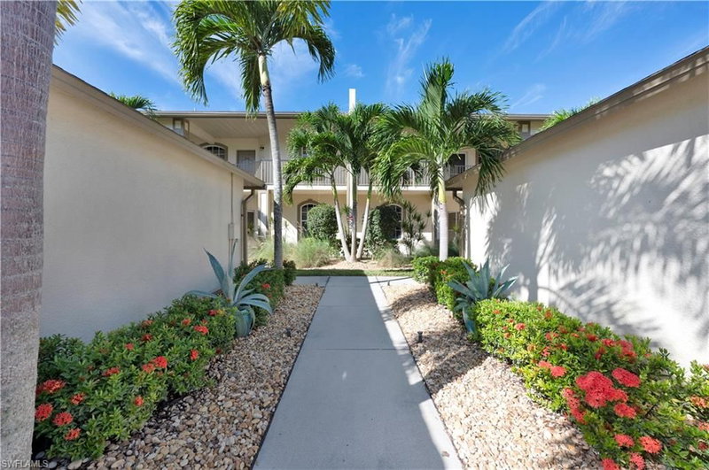 338 Newport DR photo 2