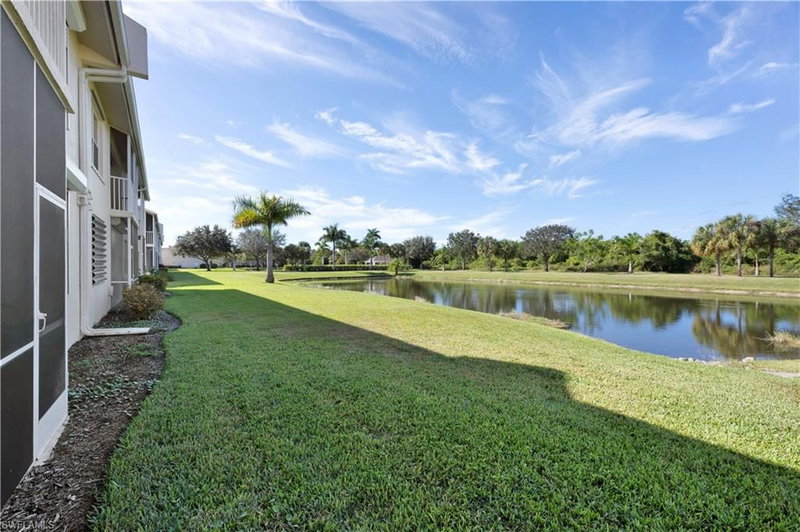 338 Newport DR photo 4