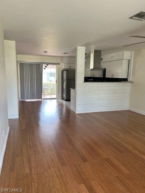 656 Palm View DR photo 5
