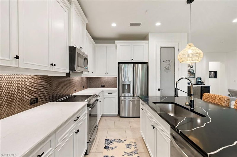 2567 Seychelles DR photo 4