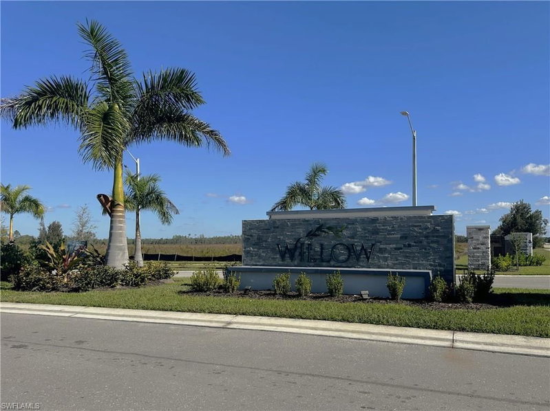 28521 Sweet Meadow DR photo 4