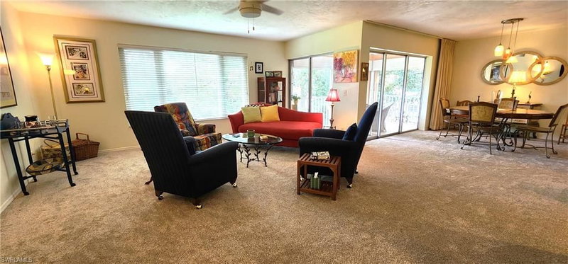 109 Georgetown BLVD photo 3