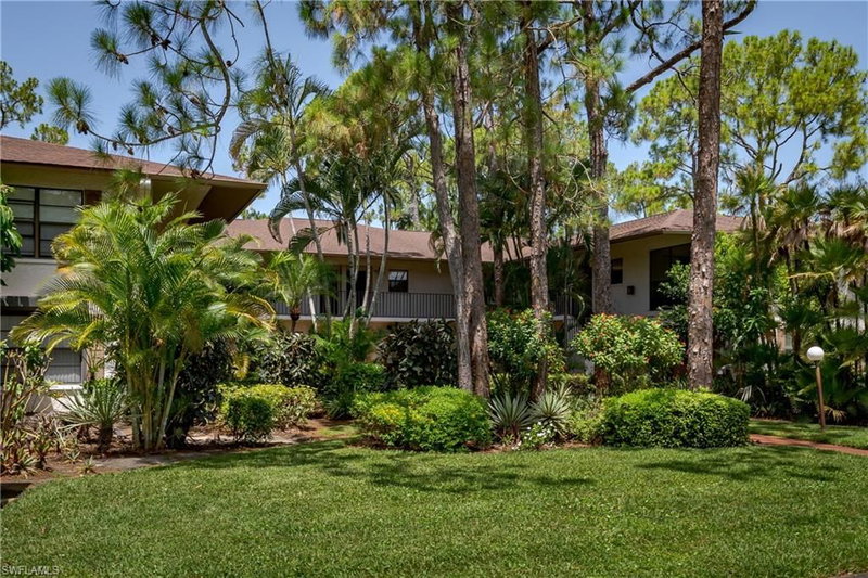1733 Courtyard WAY photo 2