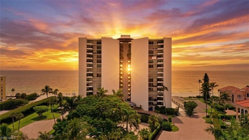3951 Gulf Shore BLVD N photo 1