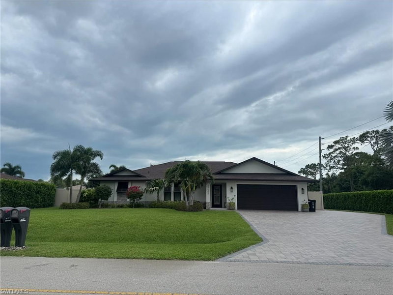 27500 Suffridge DR photo 1