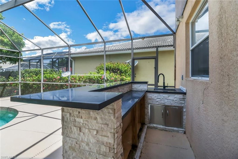 8271 Laurel Lakes WAY photo 5
