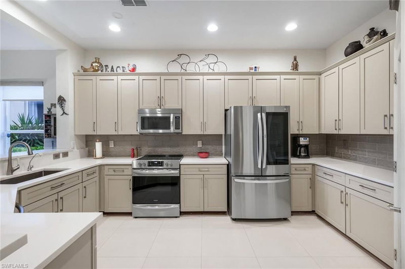 13850 Cleto DR photo 2