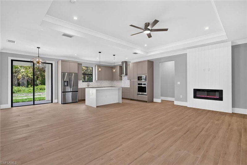 1867 Everglades BLVD N photo 3