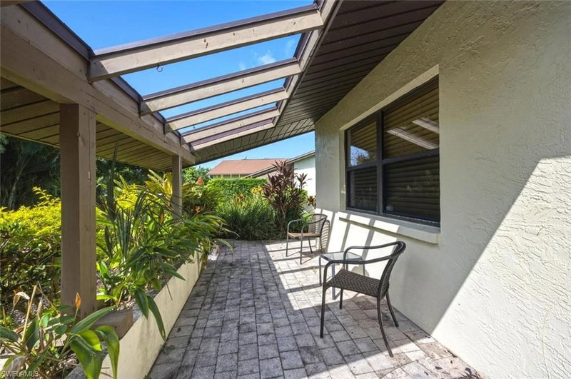 223 Charity CT photo 4
