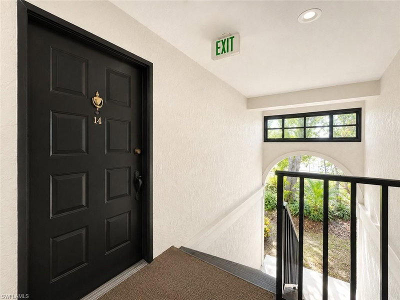 8041 Woods CIR photo 3