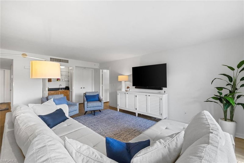 6710 Pelican Bay BLVD photo 4