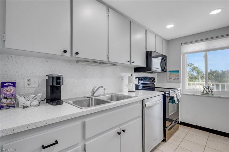 7400 Estero BLVD photo 4