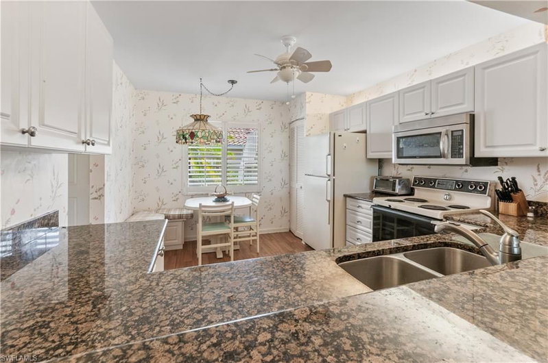 5916 Cranbrook WAY photo 4